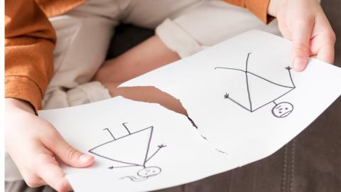 Cel mai bun mod în care părinţii îi pot spune unui copil că nu se mai înţeleg şi divorţează