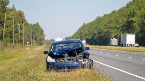 Simularea unui impact frontal. De ce şoferul este, de multe ori, cel accidentat mai uşor