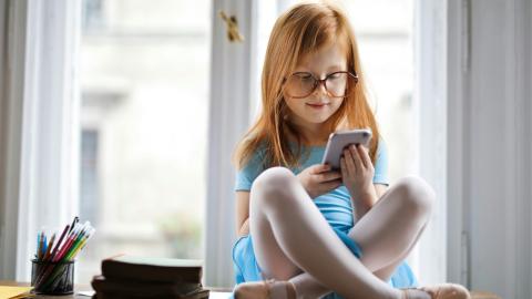 Fără acces la marile platforme dacă trece legea majoratului digital? 