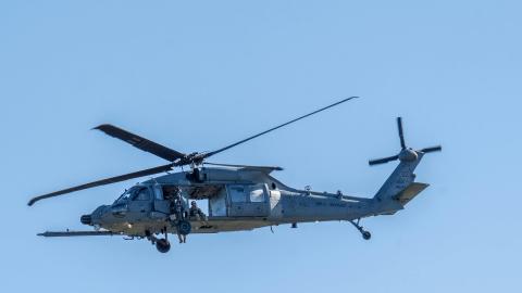 Mentenanţa pentru elicopterele Black Hawk trebuia să fie făcută în România, spune Adrian Zuckermann