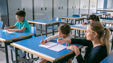 Ce lipsește învățământului actual. Profesorul Petruț Rizea vorbește despre nevoile elevilor