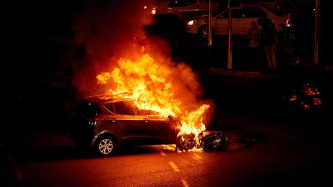 Cum reacționăm corect când ne aflăm într-o mașină în flăcări. Titi Aur are câteva sfaturi care ne-ar putea salva viața