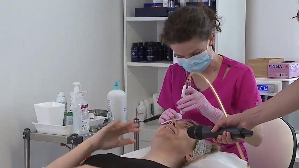 Îngrijirea pielii, vară cu pandemie. Interviurile DC News și DC Medical