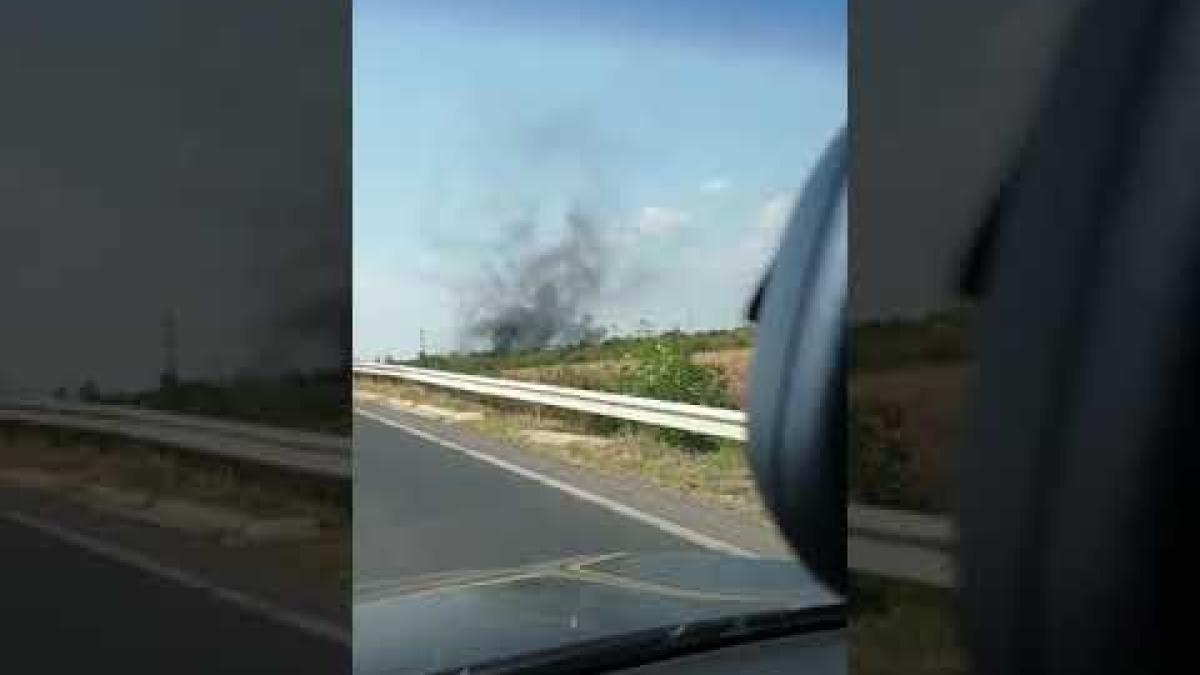 Tone de cauciucuri se ard lângă Răcari