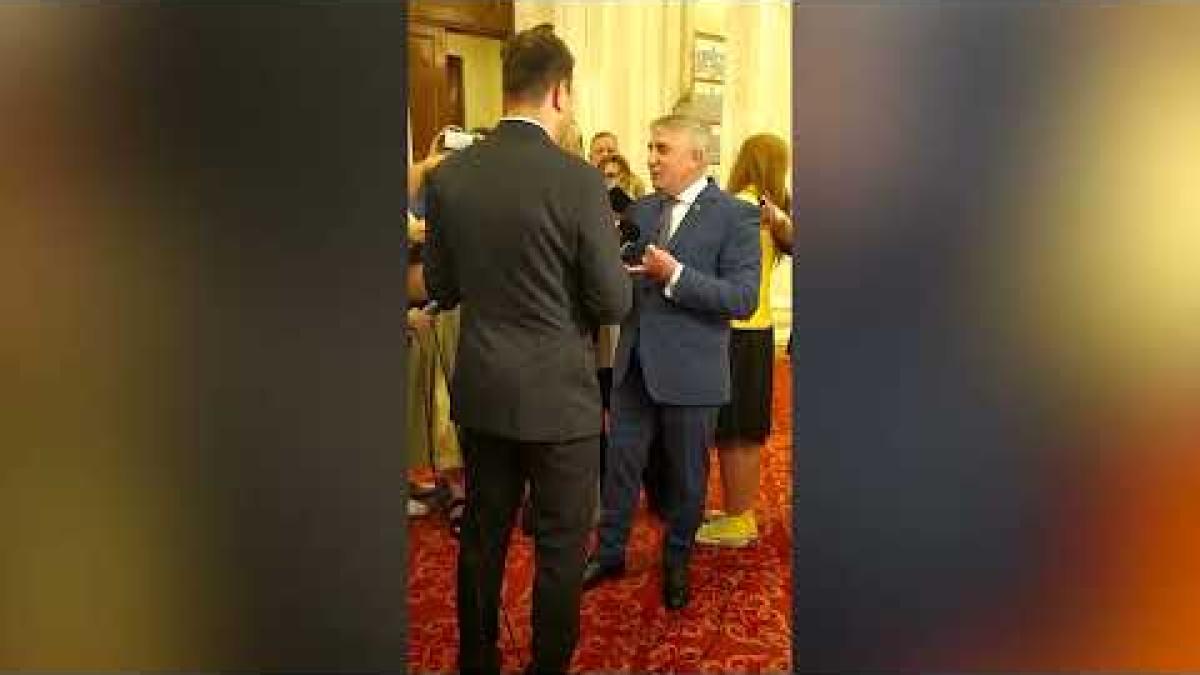 Bode îl face praf pe Drulă, pe holurile Parlamentului