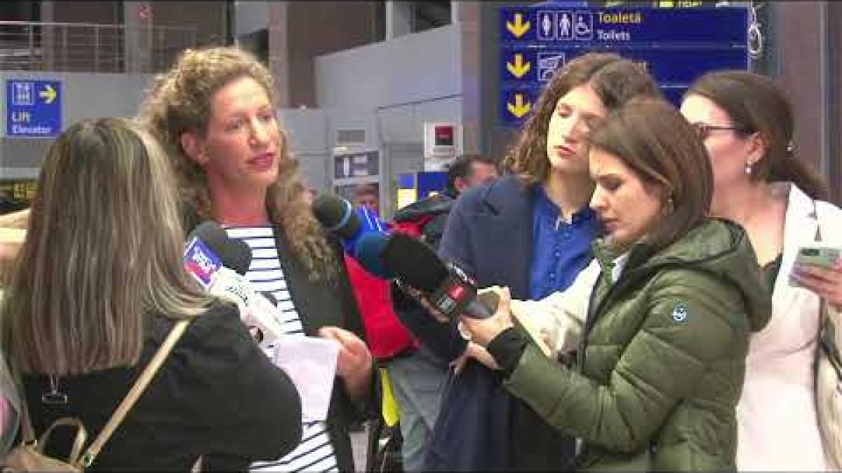 Soția românului ținut ostatic de Hamas, Ela Chaimi, declarații la Aeroportul Otopeni