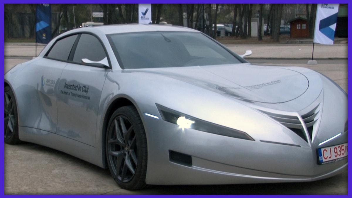 Bogdan Chirieac, la volanul mașinii electrice „made in Cluj-Napoca”