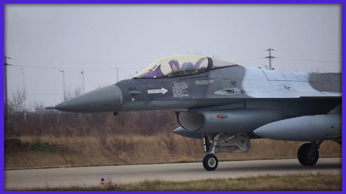 Imagini inedite în timpul unui exercițiu de interceptare. Forțele Aeriene Române au avioane capabile