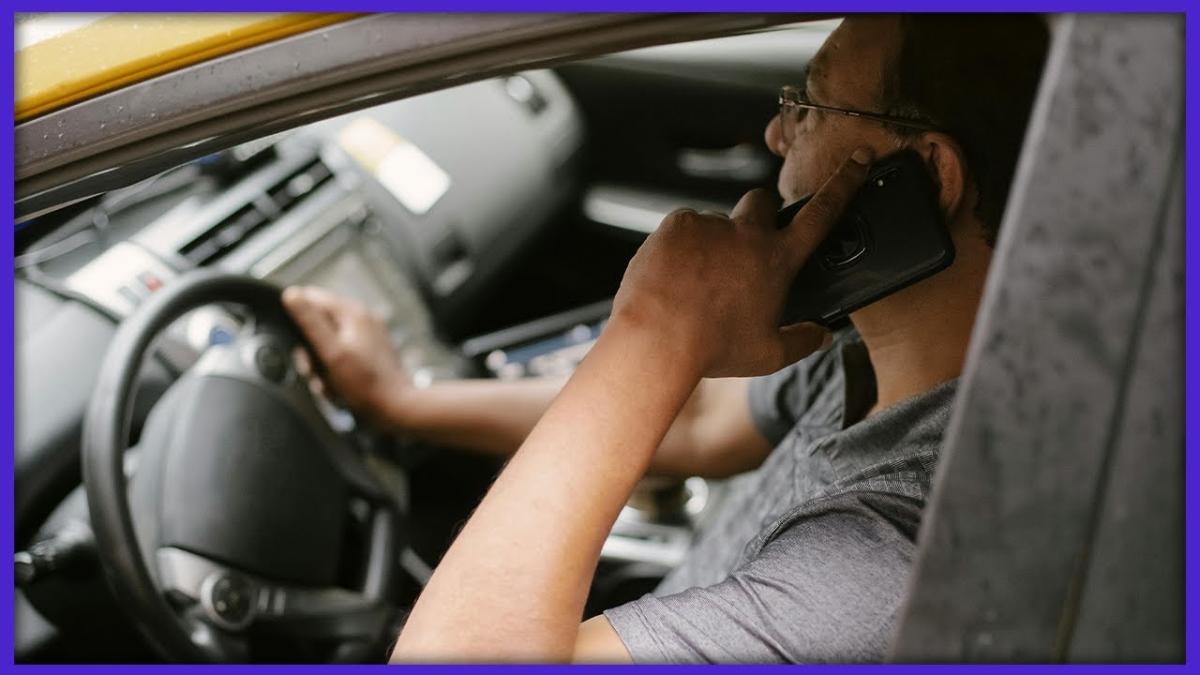 Amendă pentru folosirea telefonului la volan: O măsură suficientă?