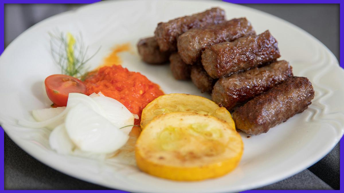 1 Mai înainte de Paști, teroarea românilor. După cozi la mici urmează cozi la spovedanie