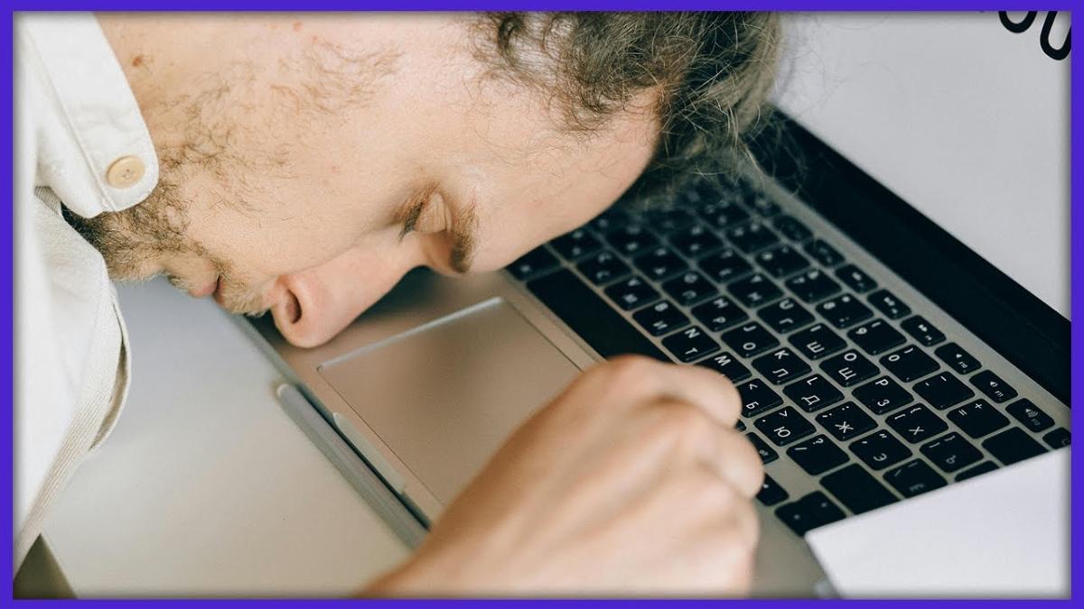 Cum îți dai seama dacă ai intrat în burnout? Psiholog: „Sunt tot timpul pe deficit și dau și impresia că sunt funcționali”