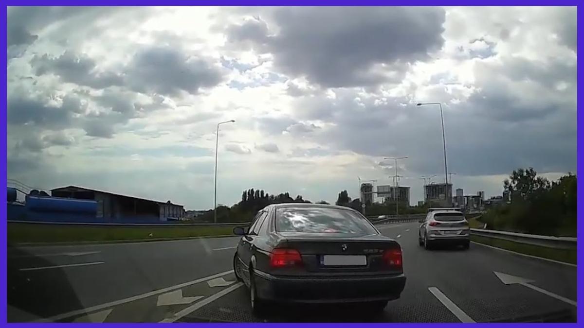 Titi Aur și-a adunat cu greu cuvintele când l-a văzut pe un șofer cu BMW cum întoarce pe o șosea de mare viteză