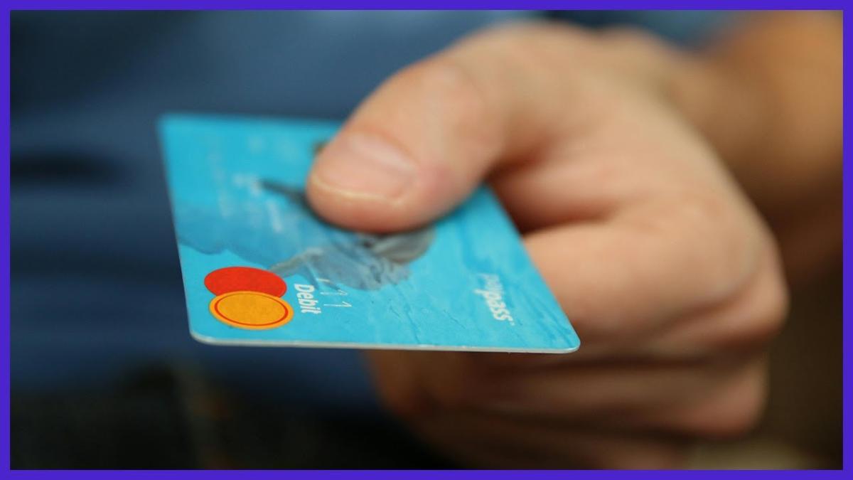 Deserviciul masiv pe care ți-l face statul în relația cu banca. Hossu: Decidenții nu au ținut cont