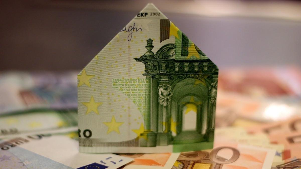 Economii în valută sau lei: În ce monedă ar trebui să-ți păstrezi banii? Recomandările specialiștilor