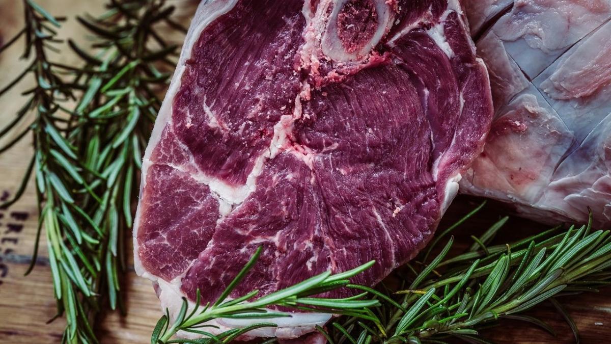 Carnea: aliment esențial sau pericol pentru sănătate? În câte ore se digeră carnea, de fapt