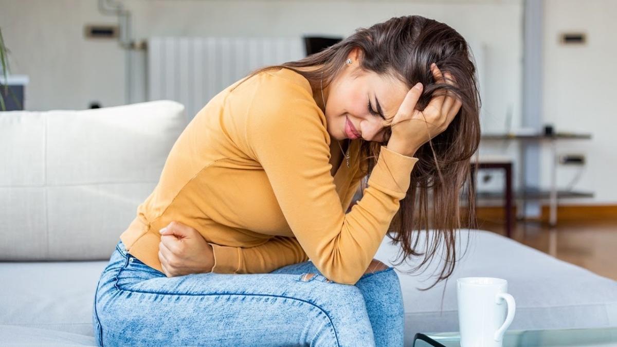 Ulcer vs. pietre la fiere: cum recunoști corect simptomele? Specialist: Acestea sunt caracteristice pentru ulcer