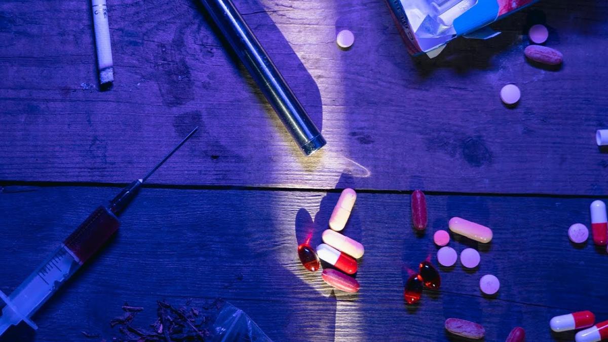 Dr. Țincu: Tinerii îmi spun că pentru libertatea lor de a se droga s-a murit în '89 / Care este adevărul despre dependențe