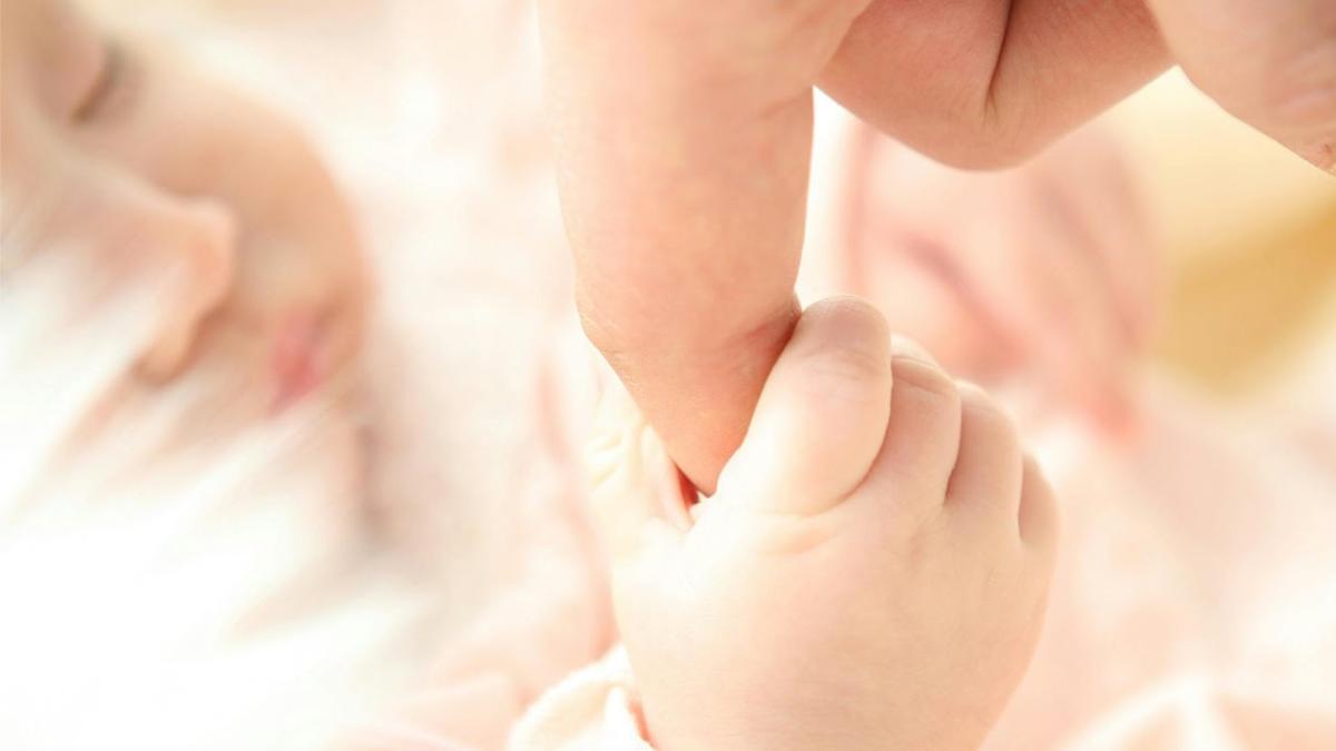 Tot mai mulți planifică zodia copilului lor. Medic: Am avut paciente care au așteptat să nască după 00:00