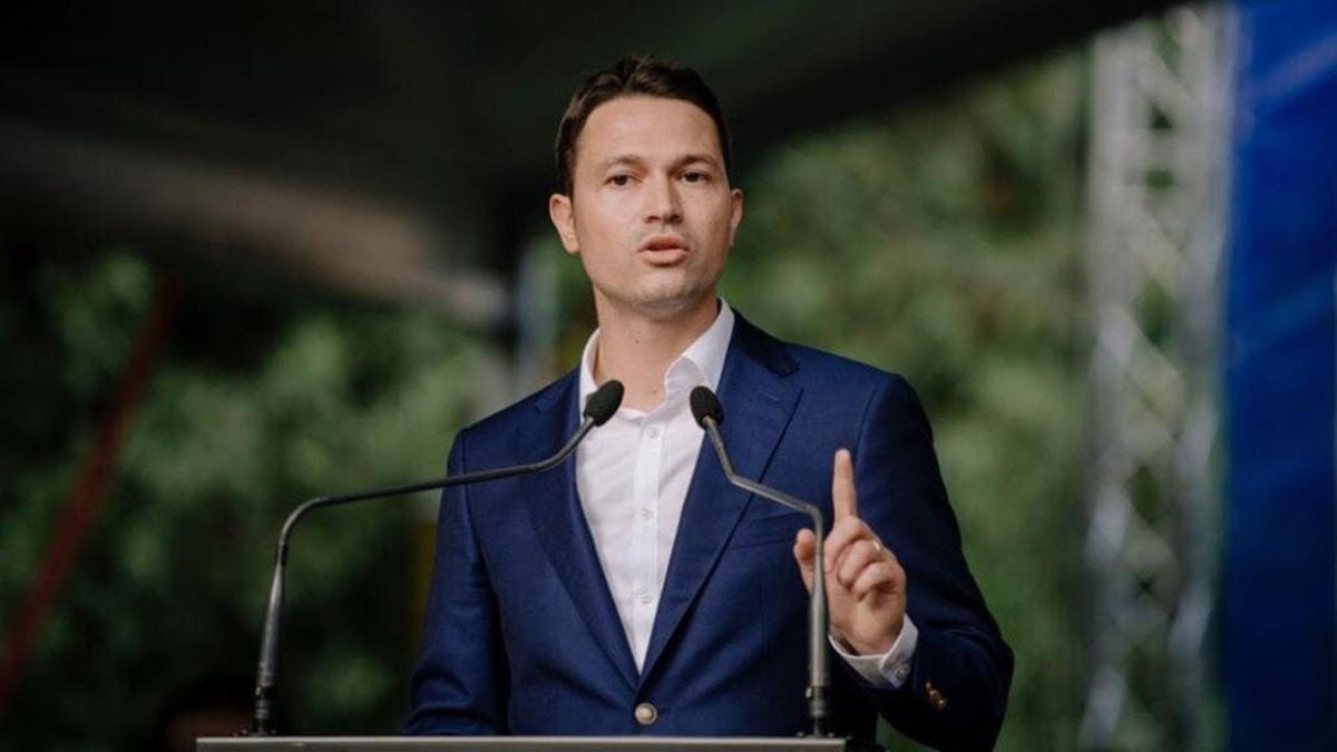 Politicienii joacă alba-neagra. Sighiartău (PNL): Vor să fie și cu stânga, și cu dreapta – cum e mai rău