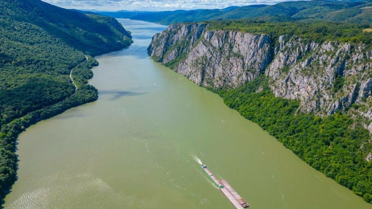 Furtuna Ashley şi viitura de pe Dunăre lovesc simultan România. Bojariu (ANM): Problemele vor începe duminică seară