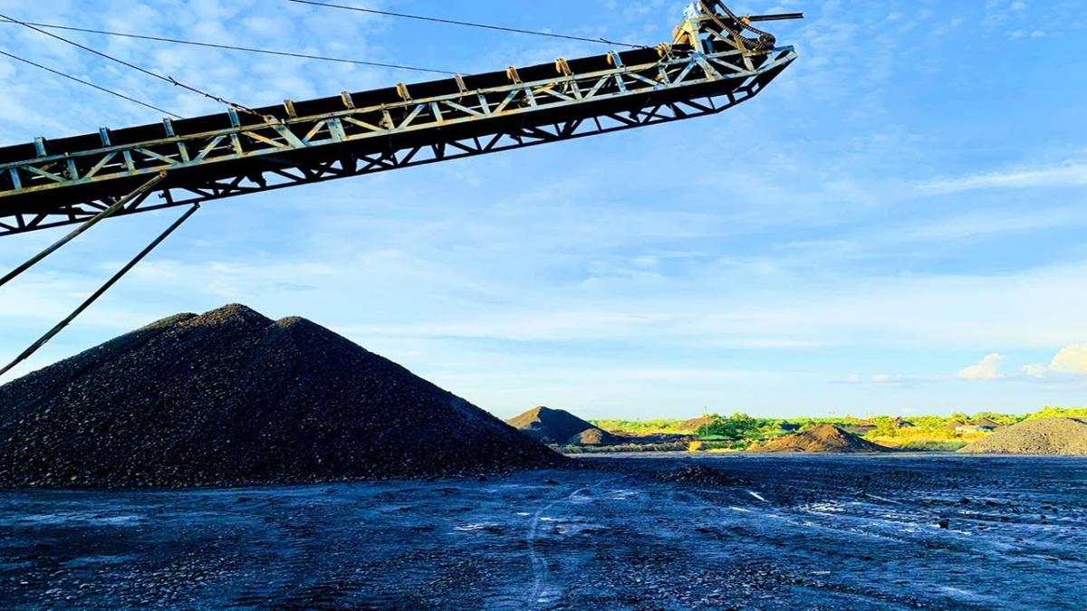 De ce nu închidem încă centralele pe cărbune. Răspunsul dat de ministrul Energiei, Sebastian Burduja