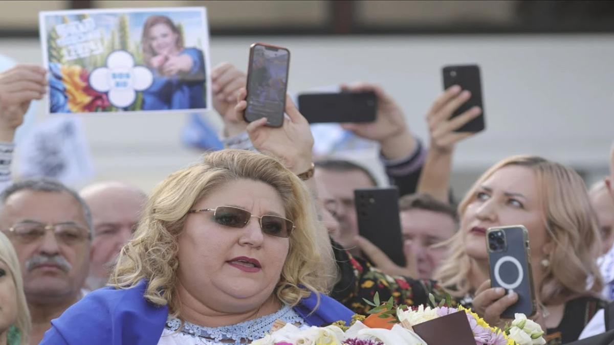 Scandal de campanie. Scoaterea Dianei Șoșoacă de la prezidențiale: Conspirație sau întâmplare?