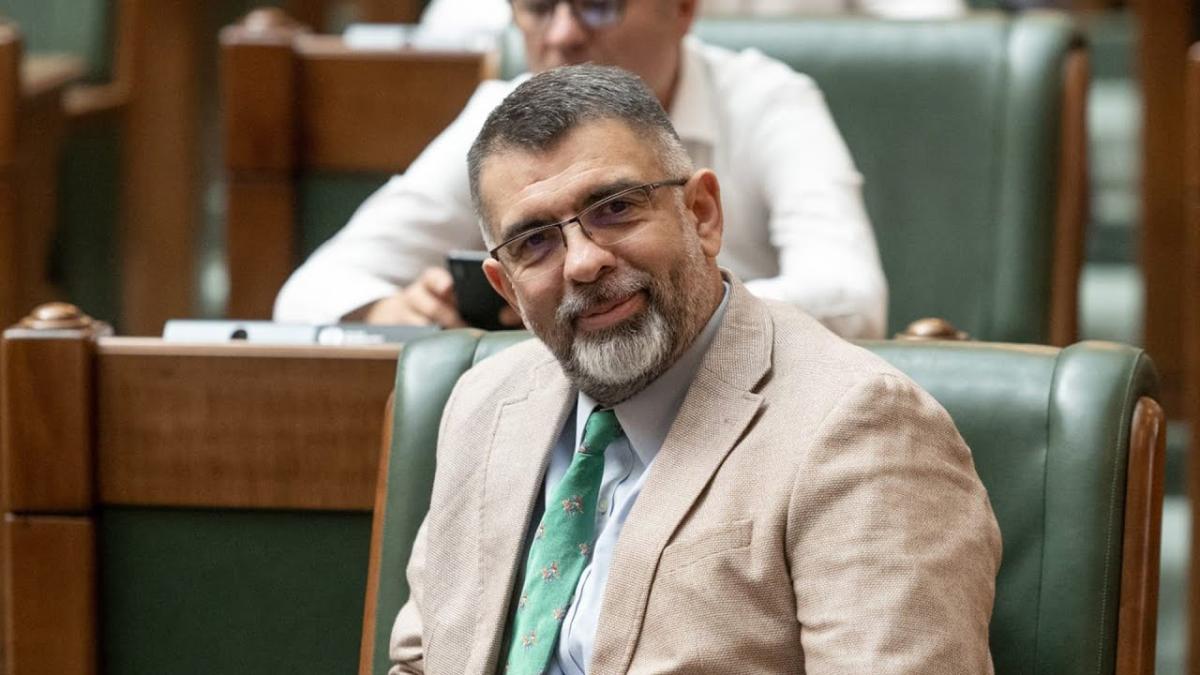 Schimbarea Constituției. Robert Cazanciuc: „Ne comportăm ca o țară candidată dar avem buletin de UE”