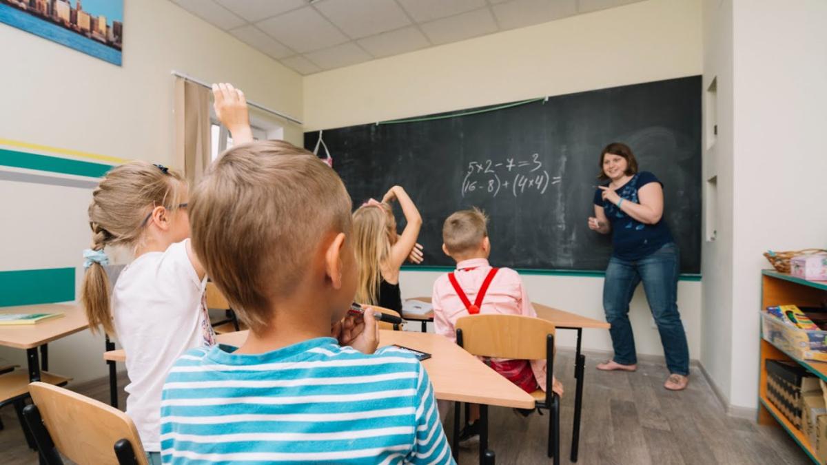 Degradarea sistemului de învățământ. De ce tot mai puțini studenți aleg să devină profesori