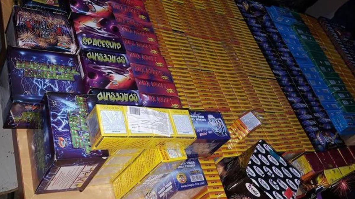 Până la 60 de tone de materiale pirotehnice confiscate. Bogdan Despescu, despre măsurile aplicate de polițiști