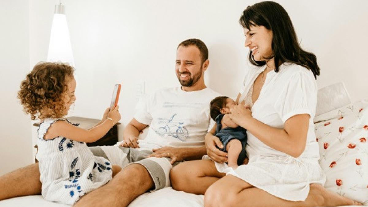 Cea mai comună greșeală pe care o fac proaspetele mămici. Daniela Gavankar vine cu soluția surprinzătoare pentru o familie echilibrată