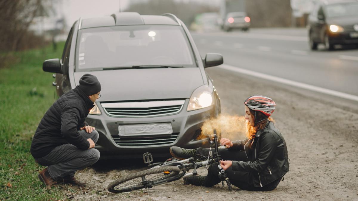 Ce trebuie să faci când lovești o persoană cu mașina și aceasta pleacă de la locul accidentului. Titi Aur explică care sunt riscurile