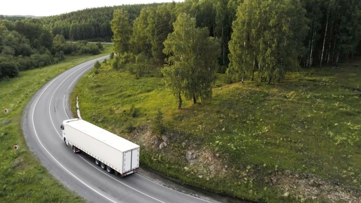 Cum ar trebui sancționați camionagii nedisciplinați în trafic. Titi Aur: „Nu mai vorbim de reguli de bun simț”