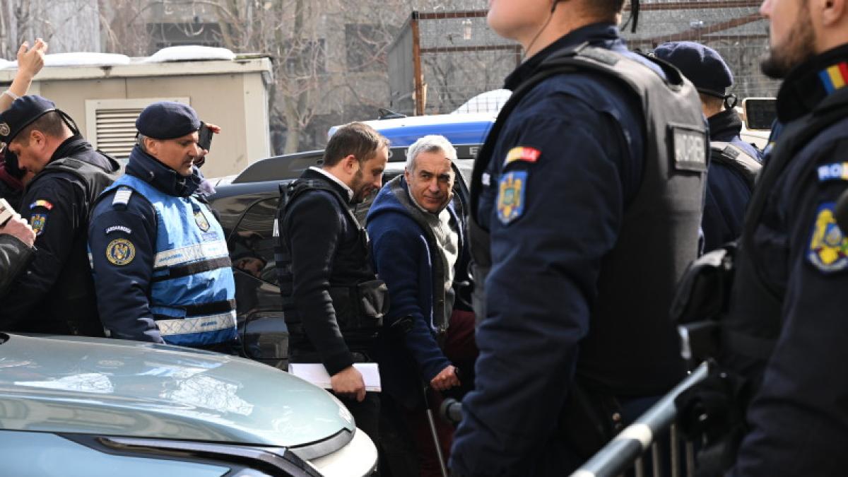 Reacţia lui Victor Ponta când l-a văzut pe Călin Georgescu dus la Parchet