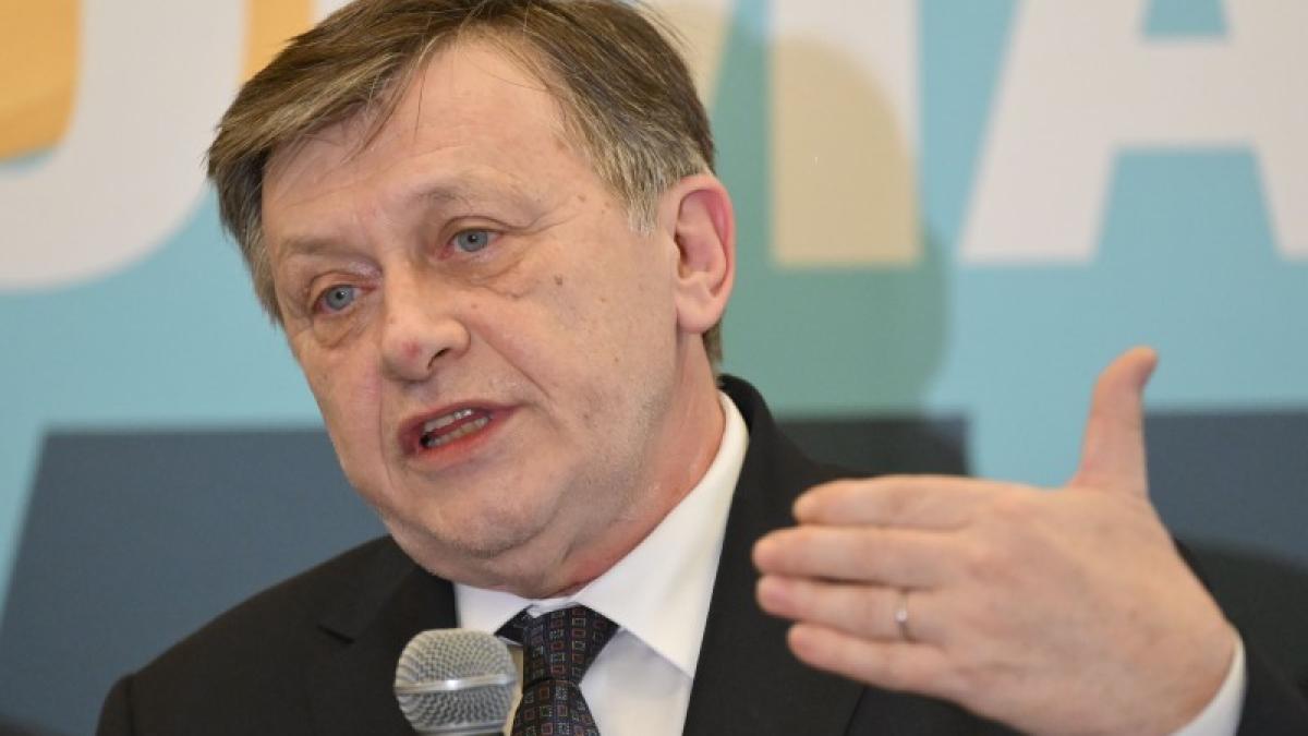 Crin Antonescu e sigur de turul II la prezidenţiale: Cel mai probabil, cu dl Simion sau dl Nicuşor Dan