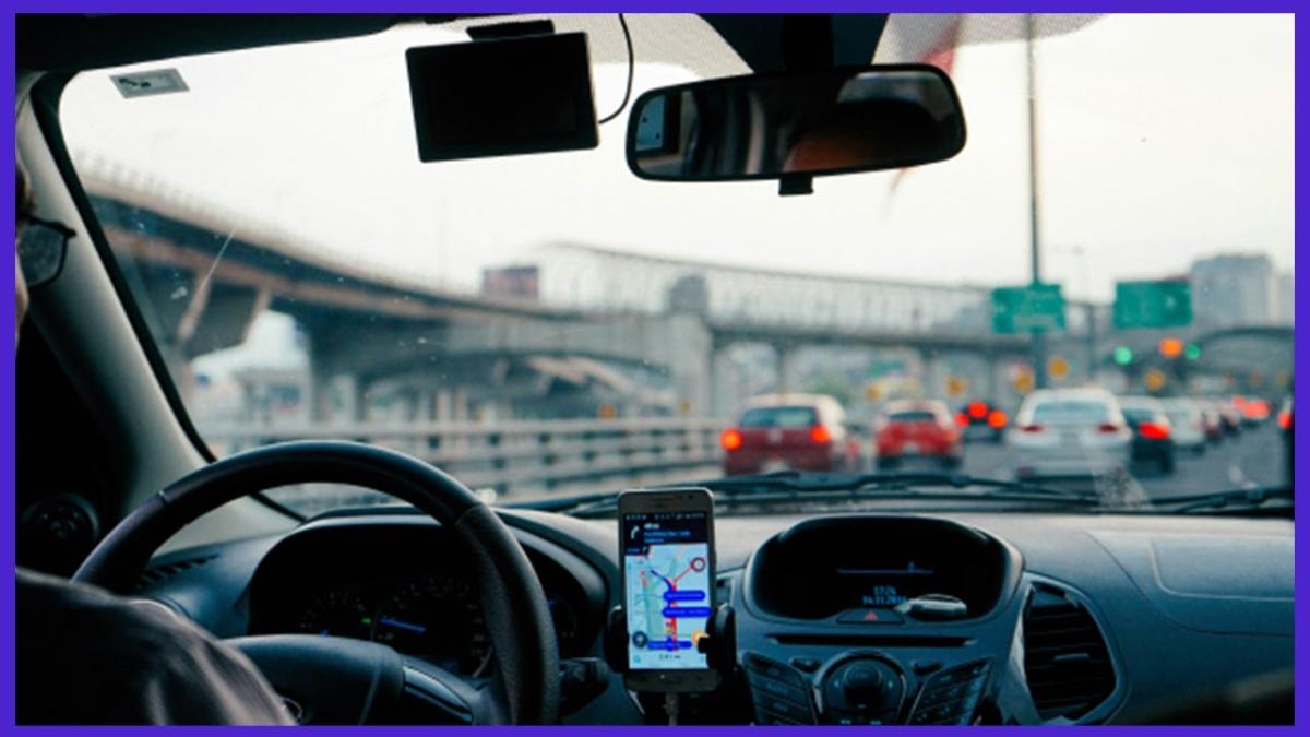 Paradox în legislaţia românească. Nu au permis de conducere, dar sunt obligaţi să meargă pe şosea