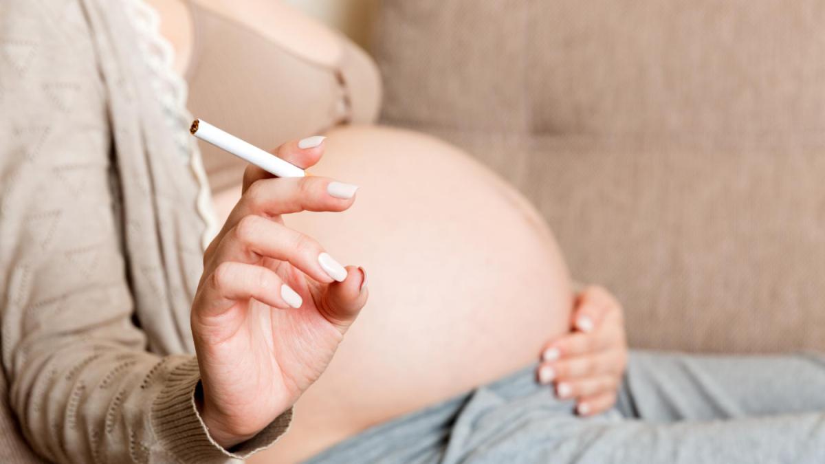 Ce se întâmplă cu organismul unei femei însărcinate când fumează și cât de grav poate afecta copilul