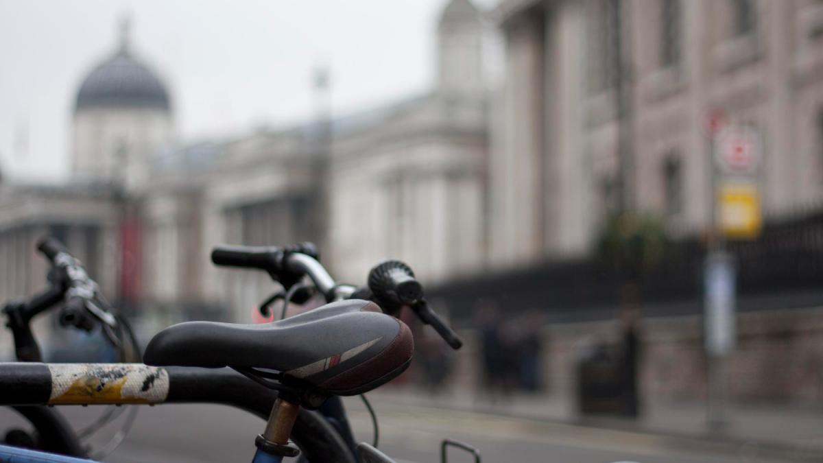 Ce amenzi riscă cei care merg cu bicicleta și trotineta pe contrasens. Consecințele lipsei de educație rutieră
