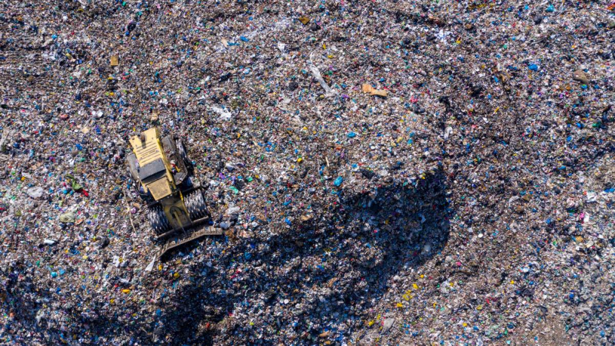 Situația alarmantă a gestionării deșeurilor în România. Raul Pop (Ecoteca): SGR, lebăda neagră a sistemului de reciclare