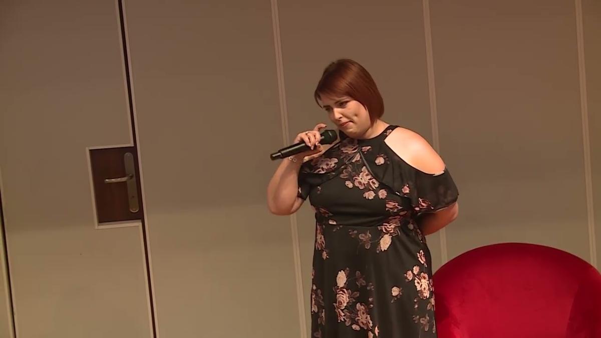 Timea, primul copil cu transplant hepatic în România, în lacrimi: Mama s-a decis să-mi fie salvator