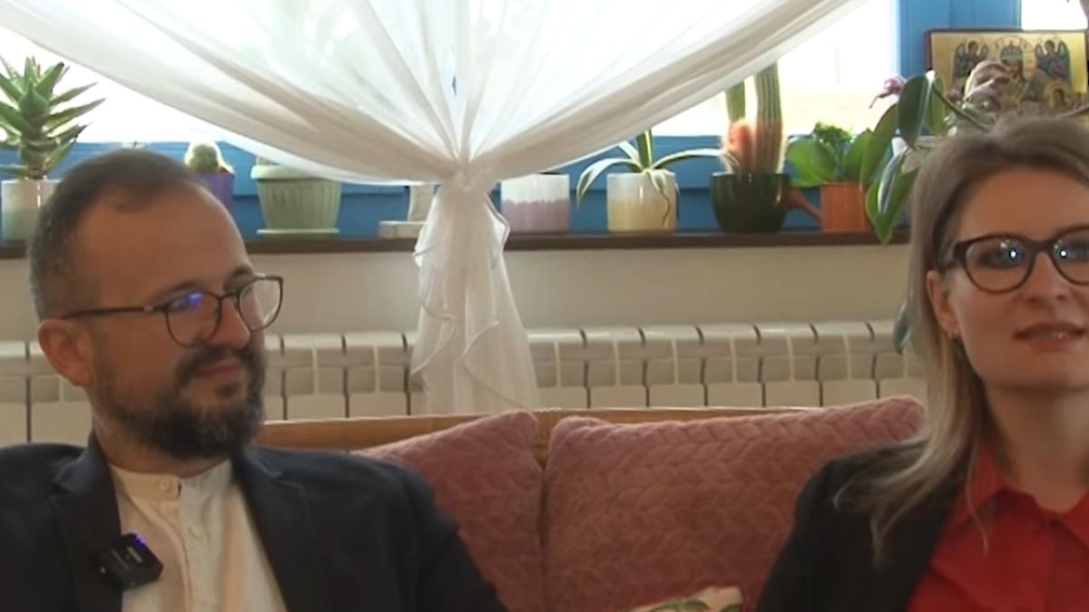 Din haosul Indiei, la liniștea din Jurilovca. Povestea Cuplului Călător