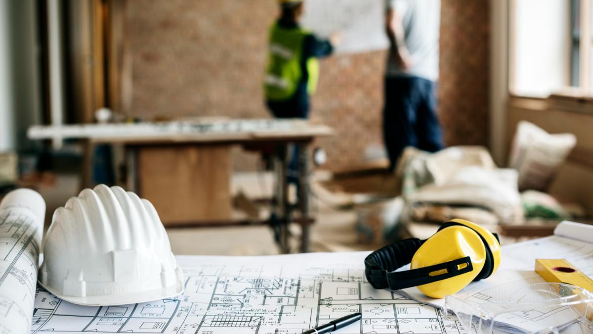 Oportunitate pentru companiile din construcții și producție. Ce pregătește FNGCIMM pentru sprijinul acestora