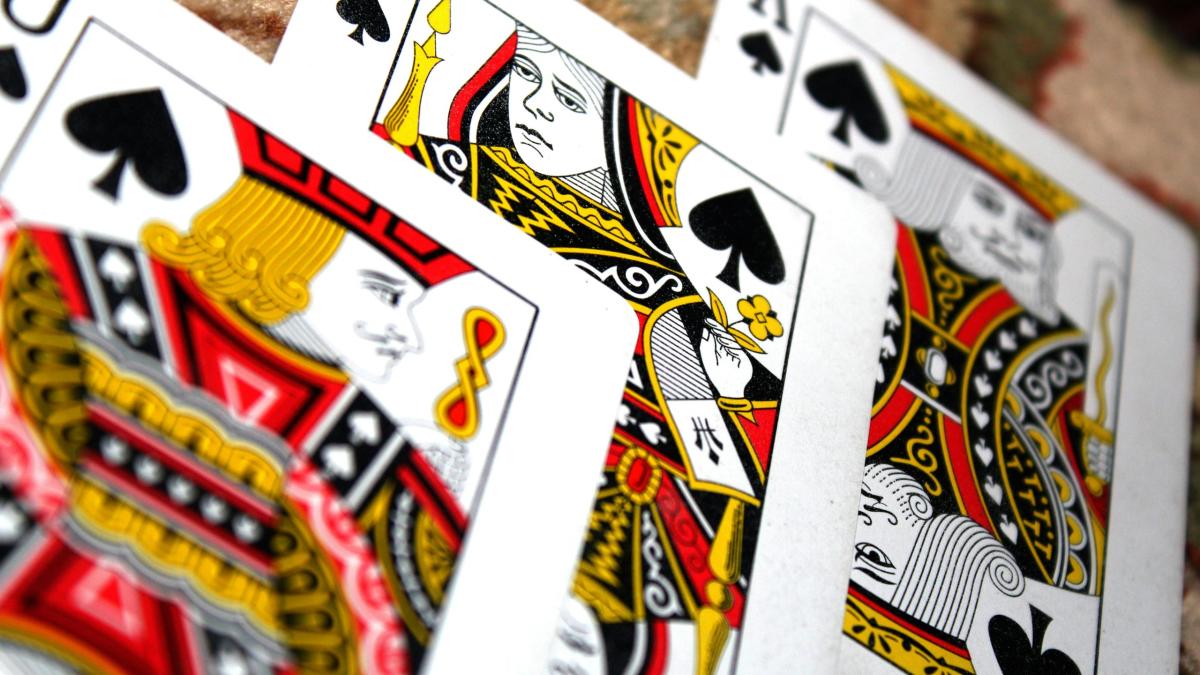Bridge, jocul care dezvoltă strategie: E ca la şah