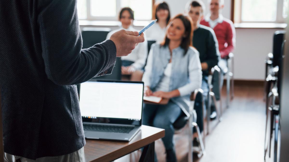 Dificultățile profesorilor în a ține pasul cu reformele din educație. Daniel Cristea-Enache: Nu e nevoie de schimare de dragul schimbării