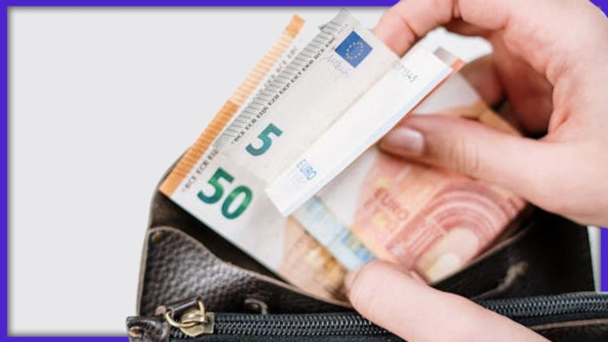 Biletele de tren şi fructele, printre produsele care s-au scumpit cel mai mult în mai