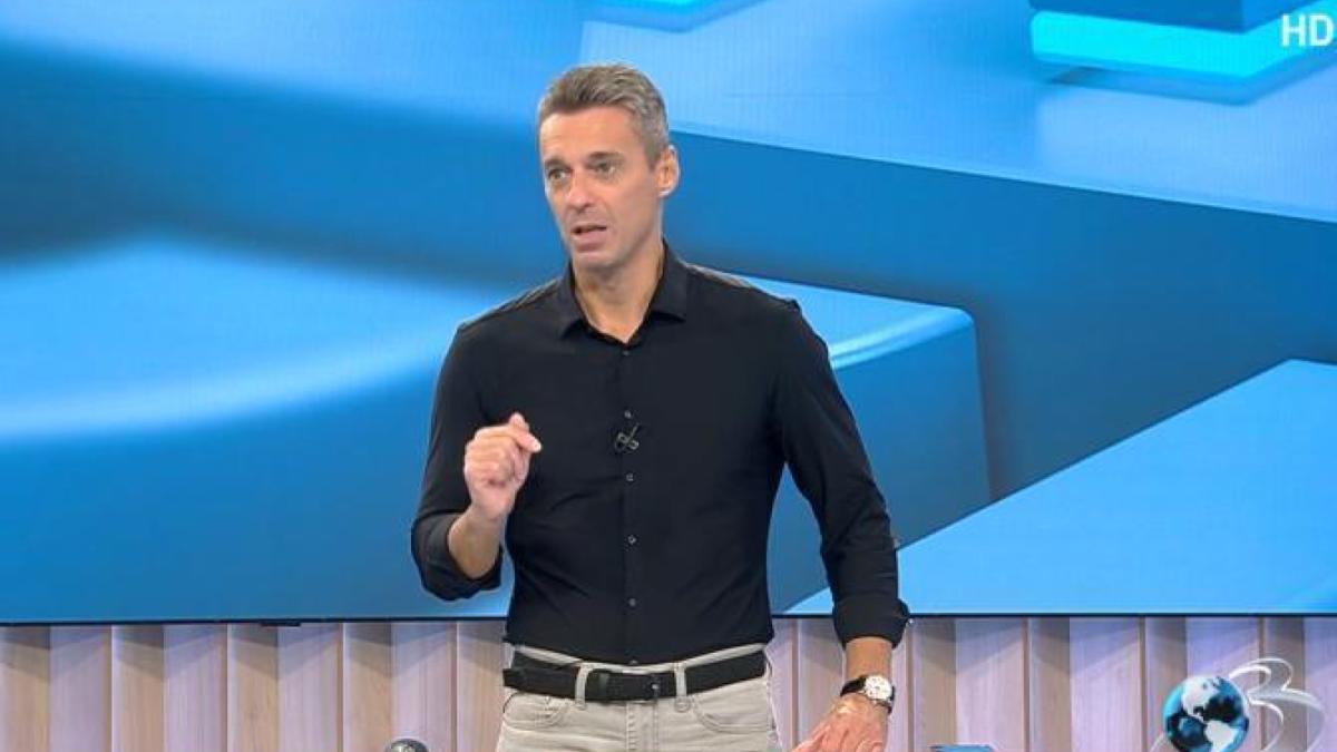 Mircea Badea dă de pământ cu şoferii din România. "Nu lipsa autostrăzilor duce la accidente"