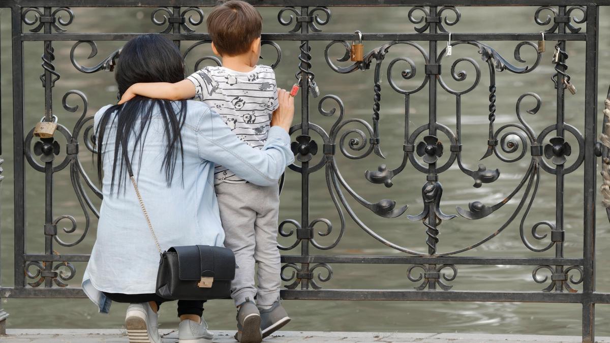 Nu mai funcționează regulile vechi. De ce parentingul de azi dă greș uneori
