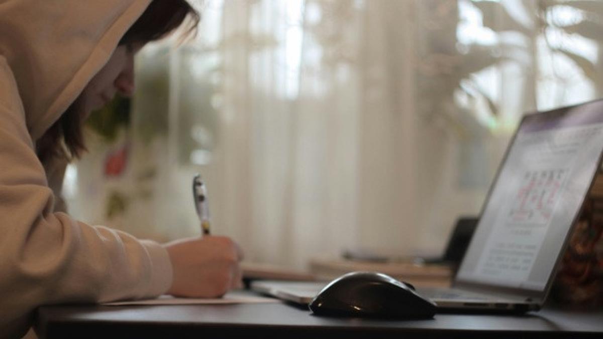 Elena Platon dezvăluie cum poți obține un certificat internațional de limba română și de ce reforma curriculară schimbă regulile jocului