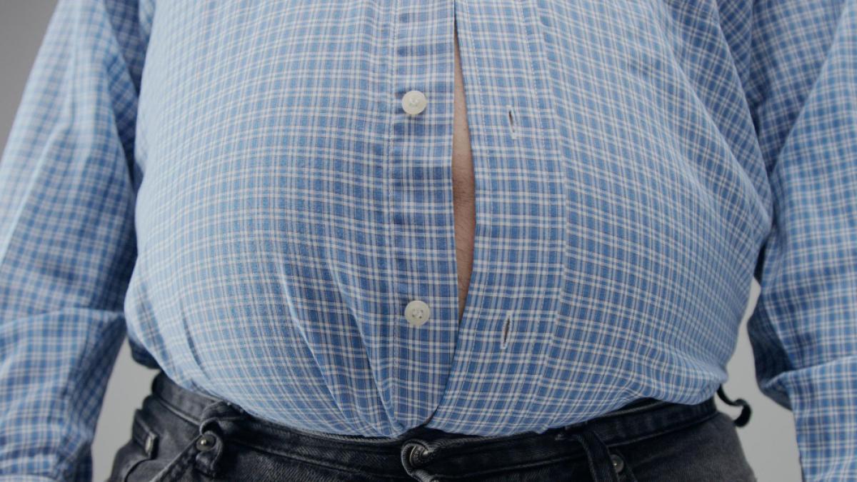 Cât de periculoasă este grăsimea abdominală și care sunt riscurile privind cancerul de colon. Explicația unui specialist