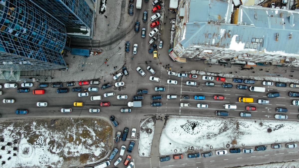 Ce înseamnă să fii șofer profesionist? Titi Aur a dat câteva sfaturi pentru cei care cred că fluidizează traficul