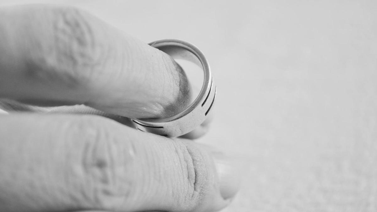 Divorțul rupe sau reconstruiește vieți? Psihologul explică
